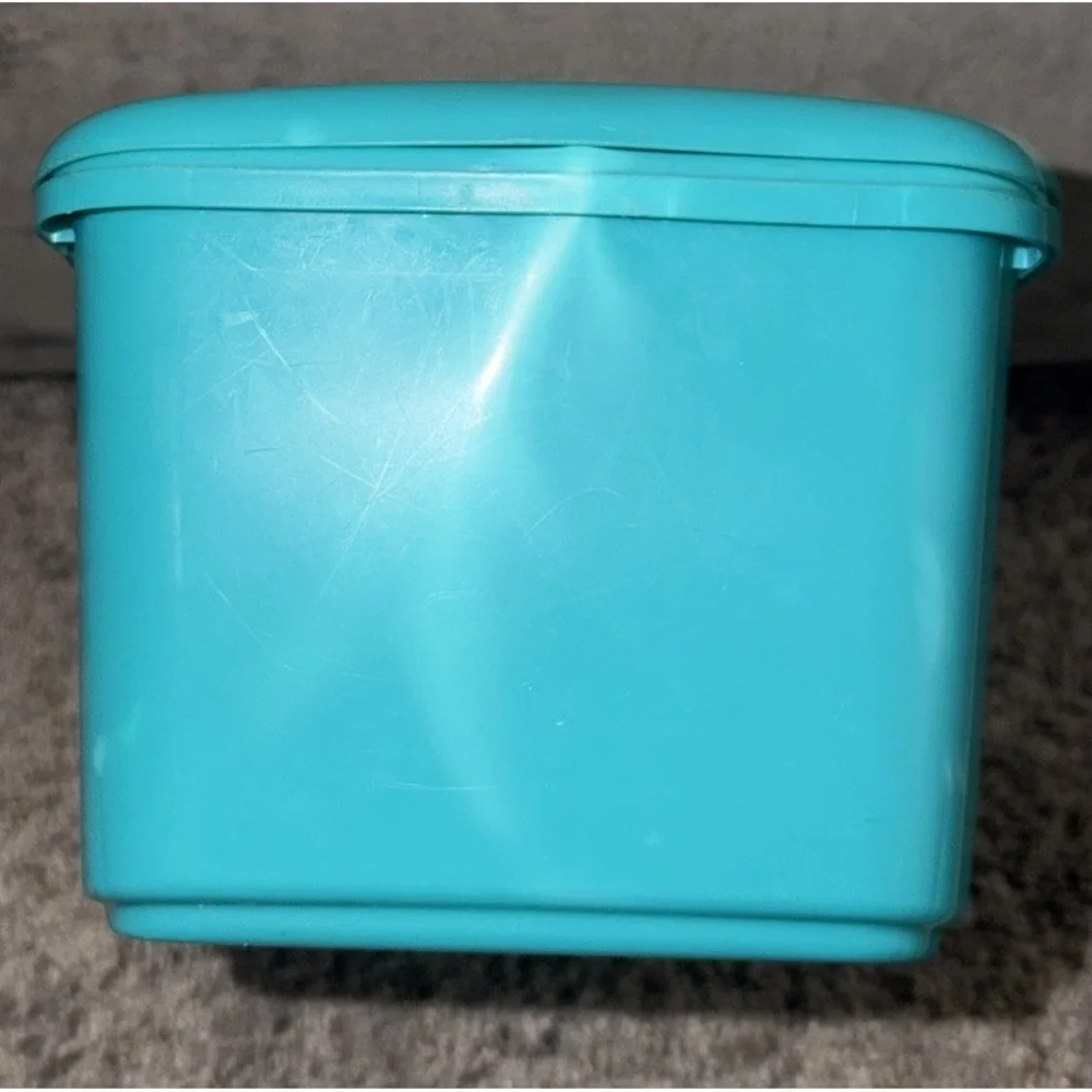 Vintage Pampers Baby Wipe Dispenser Container Empty One Ups 2004 P & G Baby Care
